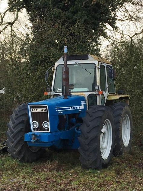 Ford County, Tractor Pictures, Ford Tractor, New Tractor, Classic Tractor, Ford Tractors, Farm Machinery, Heavy Machinery, Farm Tractor