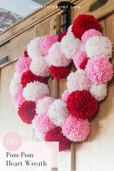 Diy Valentines Day Wreath, Saint Valentin Diy, Valentine Wreath Diy, Pompon Diy, Pom Wreath, Easy Valentine Crafts, Diy Valentine's Day Decorations, Pom Crafts, Valentine's Day Crafts For Kids