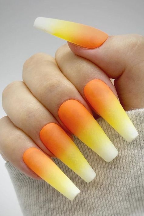 Corn Nails, Candy Corn Nails, Black Ombre Nails, Halloween Acrylic Nails, Halloween Press On Nails, Nail Candy, Seasonal Nails, Nails Halloween, Best Nail Art Designs