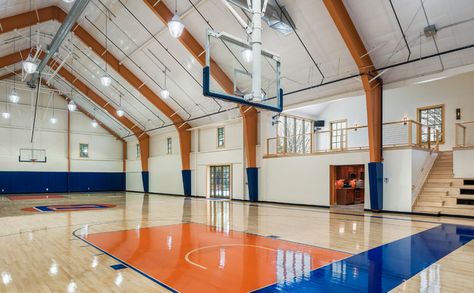 Barn Gym, Basketball Shooting Drills, Crane Photography, Indoor Sports Court, Home Basketball Court, Private Gym, Indoor Basketball Hoop, Basketball Tricks, Indoor Basketball Court