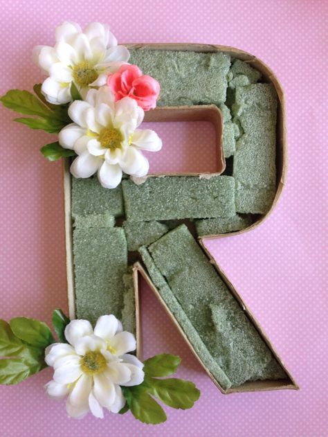 Perlengkapan Bayi Diy, Idee Babyshower, Diy Bebe, Shower Themes, Girl Themes, Floral Letters, Deco Floral, Floral Baby Shower