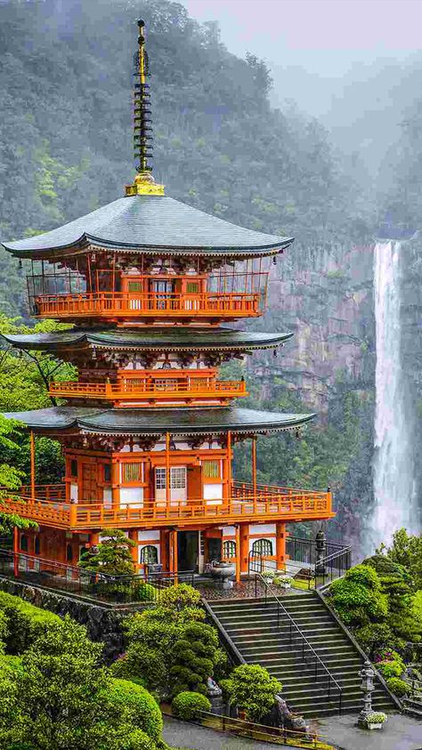 Nachi Falls, Asian Buildings, Scenery Inspiration, Japan Wallpaper, Asia City, Painting References, Matka Natura, Japanese Temple, Asian Architecture