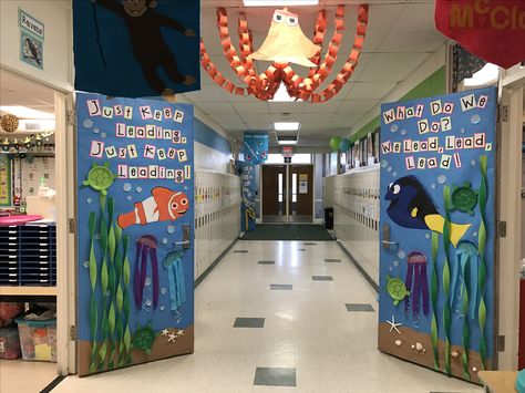 Finding dory and finding memo classroom doors. Telecommunications Week, School Hallway Decorations, Teacher Appreciation Door Decorations, Afterschool Program, Halloween Classroom Door, Nautical Classroom, Disney Themed Classroom, Ocean Classroom, Under The Sea Decorations