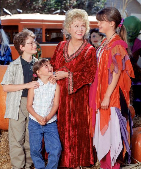 Halloweentown Costume, Best Family Halloween Movies, Family Halloween Movies, Halloweentown High, Halloween Town Disney, Halloween Town Movie, Cadet Kelly, Halloween Movies To Watch, Halloween Movies List