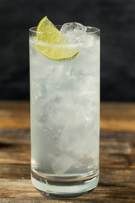 Ranch Water Cocktail Recipe - Insanely Good Lime Cocktail Recipes, Ranch Water Recipe, How To Make Ranch, Ranch Water, Low Calorie Cocktails, Best Tequila, Mexican Drinks, Silver Tequila, Tequila Drinks