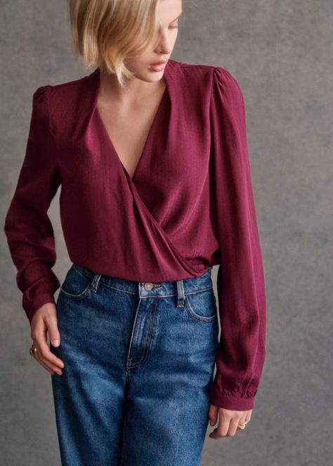 Abélia Blouse - Purple - Viscose ECOVERO™ LENZING™ - Sézane Silk Blouse Outfit, Burgundy Outfit, True Summer, Burgundy Blouse, Blouse Purple, 2024 Style, Closet Goals, Autumn Outfits, Leather Denim