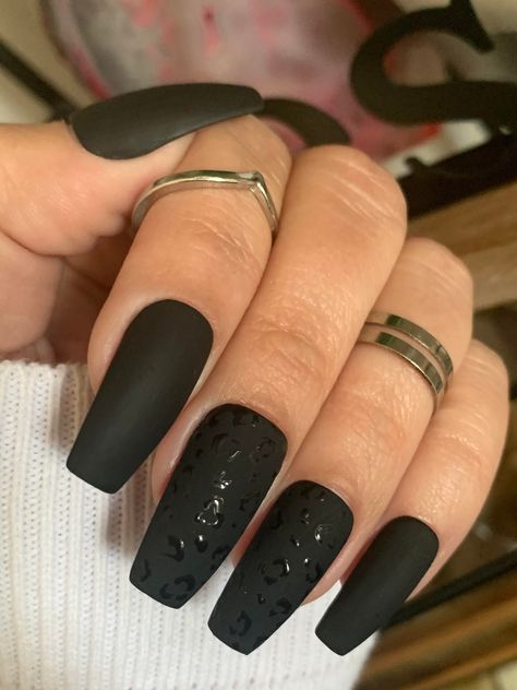 Matte Black Nails Design, Long Nails Coffin, Glue On Nails Short, Black Toe Nails, Acrylics Nails, Cheetah Nail Designs, Cheetah Print Nails, Vegas Nails, Western Nails