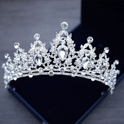 Silver Crown Quinceanera, Wedding Tiaras And Crowns, Quinceanera Crowns Silver, Birthday Crown Aesthetic, Silver Quince Crown, Sweet 16 Crowns, Quince Crowns, Quince Crown, Lavender Quinceanera Dresses