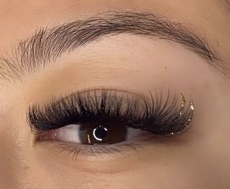 Lashes With Sparkles, Lash Extensions Styles With Glitter, Gold Glitter Lash Extensions, Gold Lash Extensions, Eyelash Extensions Glitter, Glitter Lashes Extensions, Eyelash Extensions With Glitter, Lash Extensions With Glitter, Lashes With Glitter