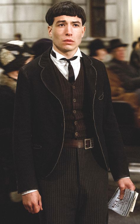 Brother Bailey Rivera Ezra Miller Fantastic Beasts, Credence Fantastic Beasts, Credence Barebone, Fantastic Beasts Series, Colleen Atwood, Fantastic Beasts Movie, Harry Potter Cosplay, Ezra Miller, Harry Potter Halloween