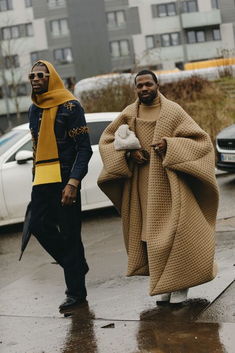 The Best Street Style from Copenhagen Fashion Week Fall 2023 - FASHION Magazine Fashion Week Fall 2023, African Street Style, Men Fashion Week, Bad Boy Style, Dapper Mens Fashion, Copenhagen Street Style, Fashion Week Outfit, Copenhagen Fashion, Style Muse