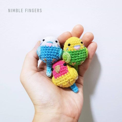 Cute Crochet Amigurumi budgies / parrots 🐦 by nimblefingers singapore Budgie Crochet, Amigurumi Parrot, Budgies Parrot, Cute Crochet Amigurumi, Workshop Inspiration, Crochet Parrot, Cutest Crochet, Crochet Market, Amigurumi Free