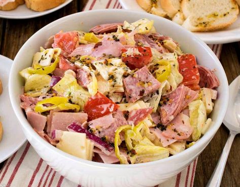 Looking for a delicious and filling keto-friendly meal that's easy to make? Then, Keto Chopped Hoagie Bowl Recipe is what you need! This dish takes all the Italian Hoagie Dip, Hoagie Dip, Hoagie Sandwiches, Deli Style Sandwiches, Italian Hoagie, Italian Tomato Sauce, Family Feast, Yummy Dips, Appetizer Dips