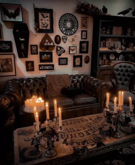 Goth Living Room, Gothic Homes, Gothic Living Room, Gothic Room, Gothic Interior, Dark Home Decor, Interior Vintage, Goth Home Decor, Dark Home