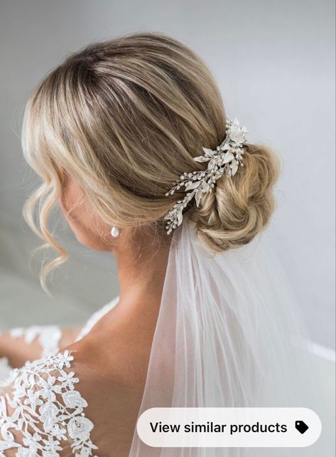 Bride Hairstyles With Veil, Bride Hairstyles Updo, Pearl Bridal Comb, Wedding Hair Up, Bridal Hair Inspiration, Bridal Hair Updo, Wedding Hairstyles With Veil, Wedding Hair Inspiration, Bridal Comb