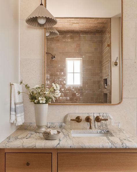 Alison Giese Interiors | Interior Designer | Texas | Two views of one highly-detailed guest bath. We obsessed over: the stone profile, the cabinets, the tile pattern, and the way we addressed… | Instagram Cream Marble Bathroom, Large Shower Tile, Small Tile Shower, Timeless Interiors, Beige Marble, Lake Cottage, Interior Design Business, Large Shower, Main Bathroom