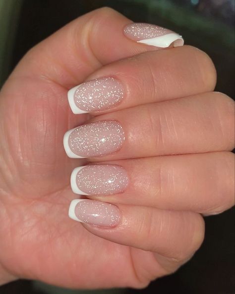 Ongles Gel French, Homecoming 2024, Glitter French Nails, Hoco Inspo, Feet Nail Design, Glitter French Manicure, Hacker Aesthetic, French Tip Nail Designs, Simple Gel Nails