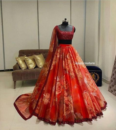 Indian Bridesmaids, Blouse Indian, Indian Outfits Lehenga, Floral Lehenga, Bride Outfits, Indian Bridal Dress, Indian Gowns Dresses, Ghagra Choli, Indian Blouse