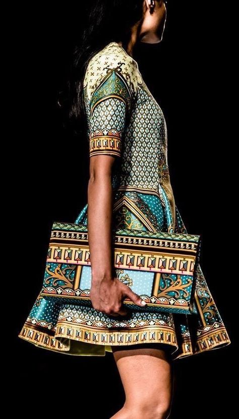 Saree Bollywood, India Fashion Week, Afrikaanse Mode, Salwar Kamiz, African Inspired Fashion, African Print Dress, 50s Dresses, African Print Fashion, African Wear