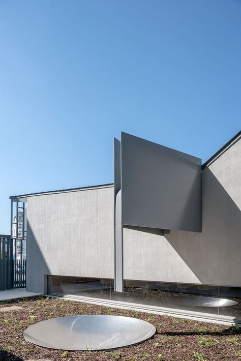 EGLISE Eco Quartier Ginko Bordeaux - Picture gallery Roof Water Collection, Rain Architecture, Concrete Architecture, Bordeaux France, Roof Detail, Facade Architecture, Sustainable Architecture, Roof Design, Facade Design