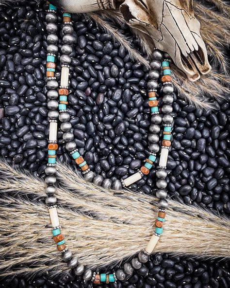 Introducing our latest Western Jewelry addition: 🌵 Davina Navajo Style Pearl Layer Necklace Elevate your look with this stunning statement piece, featuring faux Navajo pearls Perfect for adding a touch of Southwestern charm to any outfit! Get yours now and turn heads wherever you go! #NewArrival #NavajoJewelry #WesternChic 💋 #broncowesternsupply #fauxnavajopearl #fauxnavajopearls #westernjewelry #westernjewellery Navajo Pearls, Navajo Style, Western Boutique, Navajo Jewelry, Western Chic, Layer Necklace, Western Boho, Ladies Night, Get Yours Now