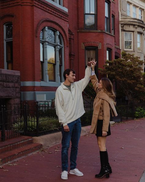 ITS ABOUT THAT TIME 🍂🍁✨ You guys, I am SO ready for fall. Dreaming of cozy sweaters and chilly breezes outside, the sound of crunchy leaves and the taste of cinnamon in every warm beverage I make. Fall is also the most amazing time for your engagement session!! The city becomes so romantic with shades of red, yellow and orange leaves and there’s no better excuse to break out that cozy autumn sweater and cuddle with your love bug 💛 Want to create art that makes your heart flutter just as m... Crunchy Leaves, City Engagement Photos, Autumn Sweater, Orange Leaves, Heart Flutter, Good Excuses, Engagement Photos Fall, Love Bug, City Engagement