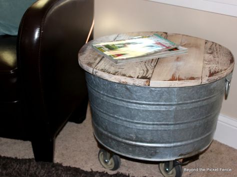 Washtub table with storage Diy Muebles Ideas, Bucket Chairs, Galvanized Tub, Metal Tub, Tub Ideas, Home Goods Store, Wash Tubs, Old Metal, Metal Bucket