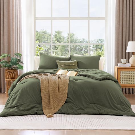 PRICES MAY VARY. 【Minimalist & Fashionable】WRENSONGE is the ultimate answer for a professional design approach to your bedroom decor. This minimalist quilted look combines perfectly with timeless, feel-good fashion colors. These olive green twin comforter will effortlessly upgrade your bedroom style grounded in a relaxed and cozy atmosphere. 【Soft & Durable】2pc twin bed in a bag set includes: 1 comforter 66" x 90", 1 pillow sham 20" x 26". Our twin xl comforter is crafted from 100% premium micro Green Bed Set Ideas, Olive Green Comforter Bedroom, Olive Green Bedroom Color Scheme, Green Bed Set, Soft Green Bedroom, Sage Bed, Olive Green Bedding, Twin Bed Comforter, Dark Bedding