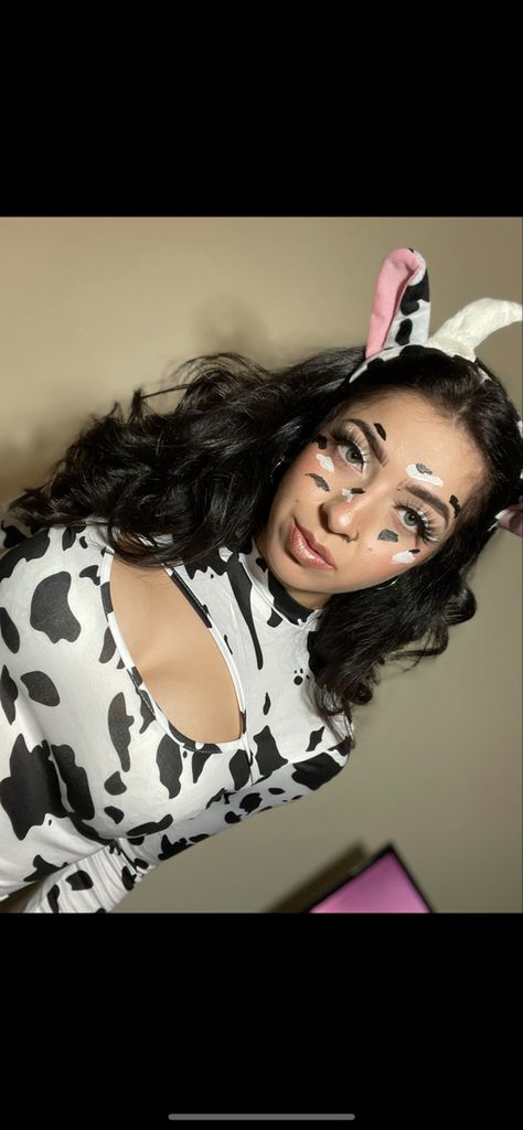 Easy Cow Makeup Halloween, Simple Cow Makeup Halloween, Cute Cow Makeup Halloween, Cow Costume Makeup, Cow Makeup Halloween, Cow Costume Women's, Cow Face Paint, Cow Makeup Look, Cute Cow Costume