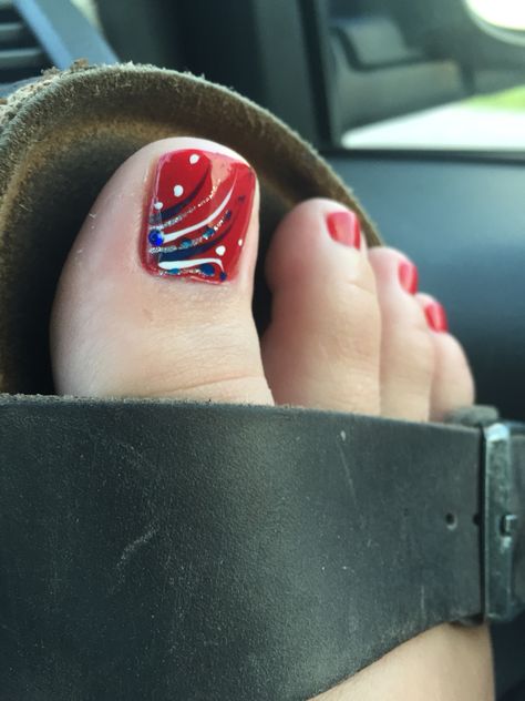 4th Of July Nails Pedicure, 4th July Toe Nails Design, Pedicure 4th Of July, 4th Of July Nails Toes, 4th July Toe Nails, Toe Nail Designs For 4th Of July, Fourth Of July Toes Nails, July 4th Pedicure Ideas, Patriotic Toe Nails 4th Of July