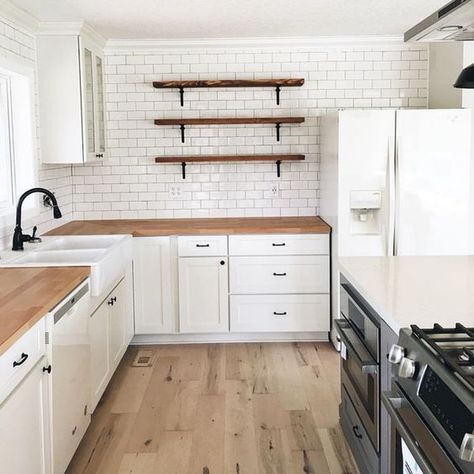 Rustic Kitchen Cabinet, Long Narrow Kitchen, Cabinet Designs, Rustic Kitchen Cabinets, Narrow Kitchen, Kitchen Cabinet Styles, Classic Kitchen, Rustic Kitchen Decor, Diy Kitchen Cabinets