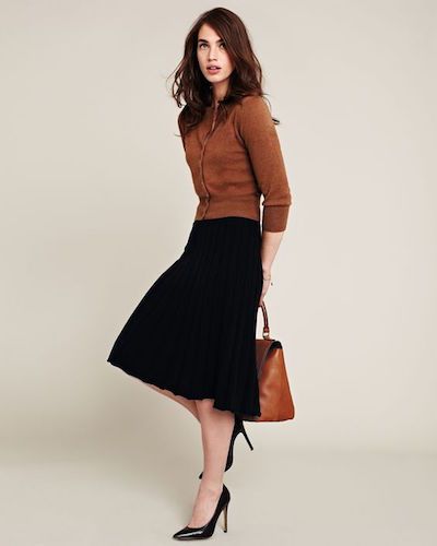 What Socially Intelligent People Would Never Do Business Skirt Outfits, Mode Style Anglais, Mode Tartan, Rok Outfit, Business Skirt, Outfit Chic, Amal Clooney, Mode Chic, Looks Street Style