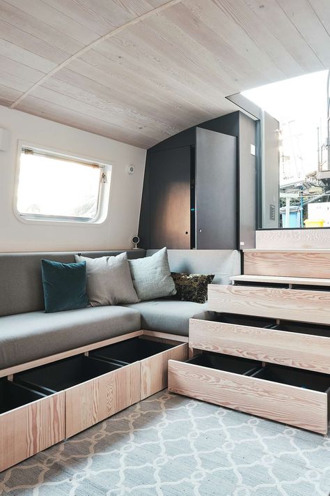 Photo 10 of 15 in 7 Must-See Houseboats You Can Buy Right Now - Dwell Narrowboat Interiors, Boat House Interior, Houseboat Living, Light Hardwood Floors, Boat Interior, Tiny House Movement, Floating House, Modern Staircase, Houseboat