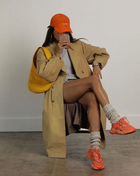 JULIE SARIÑANA (@sincerelyjules) • Instagram photos and videos Ny Winter Outfits, Orange Shoes Outfit, Long Haul Flight Outfit, Flight Outfit, Fall Attire, Long Haul Flight, Orange Outfit, Beige Outfit, Effortlessly Chic Outfits