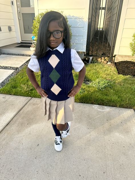 Kate Character, Uniform Outfits Ideas, Kids Uniform, Kids Outfits Daughters, Black Kids Fashion, Uniform Ideas, Kids Uniforms, Lil Sister, Stylish Maternity Outfits