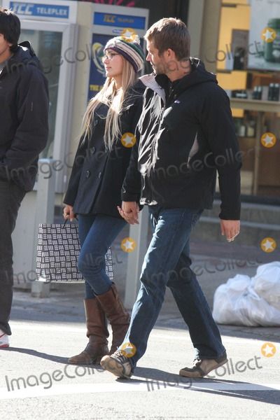 NYC  02/17/09 EXCLUSIVE: Paul Walker and his girlfriend  Jasmine Pilchard-Gosnell, sitting on a bench, and stopping to take pictures while shopping  in SOHO with unidentifed male Digital Photo by Adam Nemser-PHOTOlink.net Paul Walker Girlfriend, Paul Walker Movies, Soho Ny, Sitting On A Bench, Actor Paul Walker, Paul Walker Pictures, Rip Paul Walker, Paul Walker Photos, Hollywood Actors