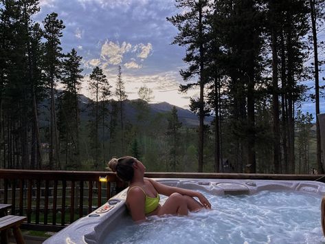 Hot Tub With Mountain View, Hot Tub Vacation, Colorado Hot Tub Pics, Fall Hot Tub Aesthetic, Mountain Hot Tub Pictures, Hot Tub Mountain View, Hot Tub Mountains, Hot Tub In The Mountains, Hot Tub Pic Inspo Night