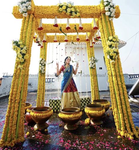 Mangalasnanam Decorations, Mangalsnanam Decor, Lotus Chair, Haldi Ceremony Decorations, Saree Function, Small Wedding Decor, Simple Stage Decorations, Home Flower Decor, Wedding Sign Decor