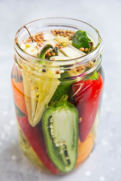 How to Make Pickled Peppers Pickling Peppers, Pickled Peppers Recipe, How To Pickle Peppers, Preserving Peppers, Pickled Pepper Recipe, Preserving Vegetables, Pickled Peppers, Pepper Recipe, Chili Spices