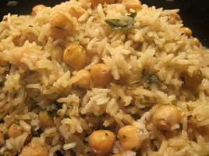 Greek Rice, Cuban Heritage, Vegetarian Mexican, Dominican Food, Puerto Rican Recipes, Garbanzo Beans, Mexican Dishes, Puerto Rican, Rice Dishes