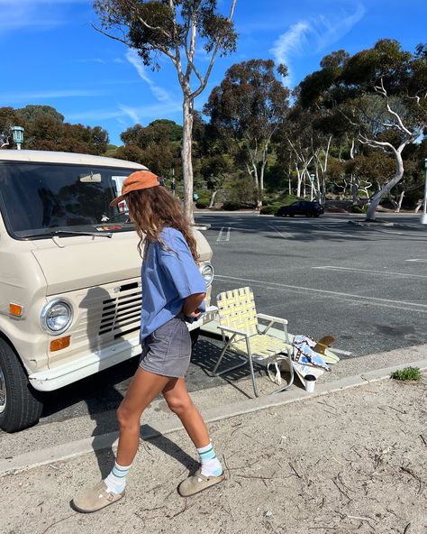 restocked the wayback retro tee in a couple sizes 🧡 Surf Aesthetic Outfit, Granola Outfits Summer, Roadtrip Outfits, Granola Girl Outfits, Granola Outfits, Nature Outfits, Socal Style, Slow Sunday, Surf Apparel