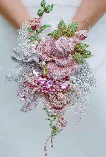 Broach Wedding Bouquets, Jeweled Wedding Bouquet, Broach Bridal Bouquet, Jewel Bouquet, Brooch Bouquet Tutorial, Purple Brooch Bouquet, Wedding Brooch Bouquets Diy, Bouquet Alternatives, Cascading Brooch Bouquet