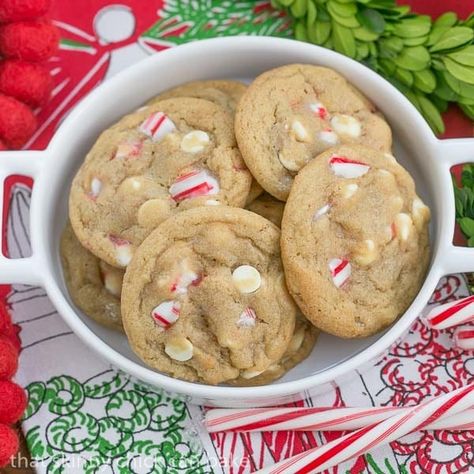 Dinner Ides, Chocolate Candy Cane Cookies, Candy Cane Cookie Recipe, Buttery Cookie, White Chocolate Candy, Candy Cane Cookies, White Chocolate Cookies, Bakery Ideas, Buttery Biscuits