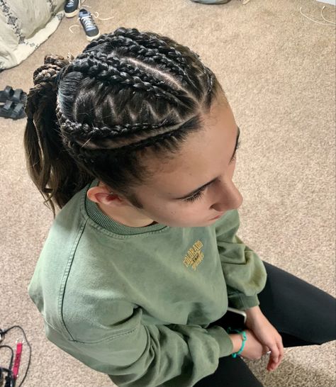 Tight braids inti poneytail Athlete Braids Hairstyles, Hair Ideas For Sports Braids, Braided Basketball Hairstyles, Braided Hairstyles For Wrestling, Sports Braids Volleyball, Braided Updo Sports, Braids For Boxing, Fun Braided Hairstyles For Sports, Athletic Hairstyles Braids