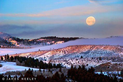 Swan Valley, Idaho. check out that moon! Idaho Craters Of The Moon, Mountain Valley Spring Water, Idaho Scenery, Full Moon Mountains Night, Idaho Scenic Byways, Moon Setting, Moon Shadow, Wild Nature, Idaho