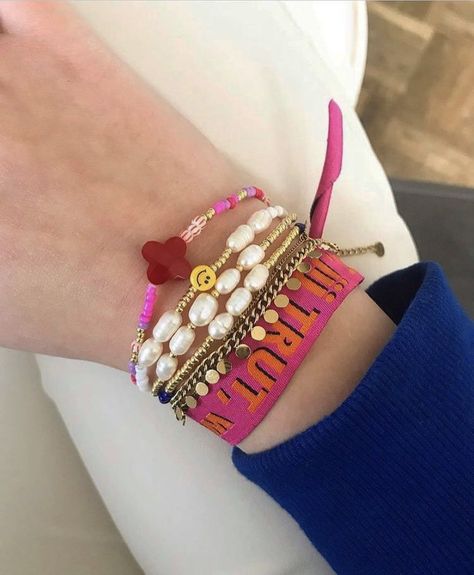 Jewellery Stack, Kawaii Bags, Blond Amsterdam, Preppy Jewelry, Beads Bracelet Design, Stacked Jewelry, Cute Bracelets, Dream Jewelry, Jewelry Inspo