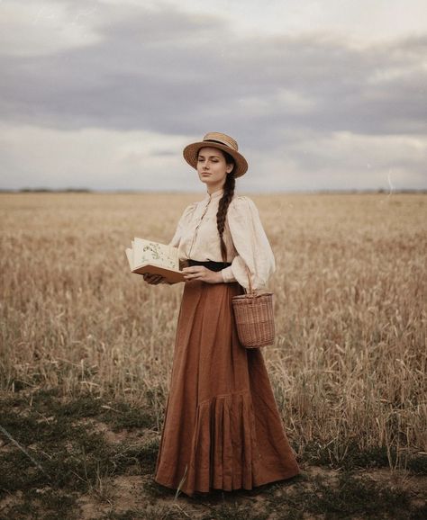 1800 Outfit Aesthetic, Prairie Outfits Women, 1800 Woman Fashion, 1900s Western Fashion, Vintage Farmgirl Outfits, 1890 Womens Fashion, Village Outfit Aesthetic, Colonial Fashion Women, 1890s Fashion Poor