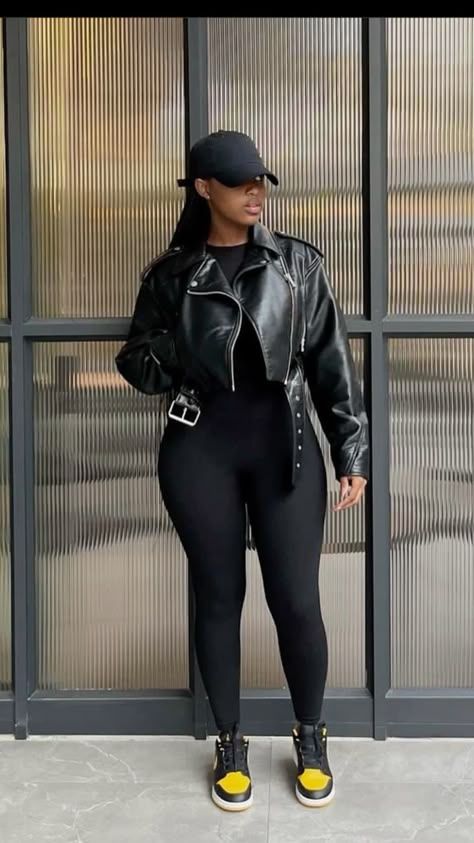 Fashion Nova Outfits Baddie Ideas, Winter Chill Outfits, Black Leather Jacket Outfit, Casual Sporty Outfits, Street Style Outfits Casual, Leather Jacket Outfit, Cute Modest Outfits, Winter Fashion Outfits Casual, Effortlessly Chic Outfits