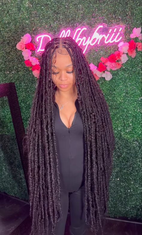 Knotless Faux Locs, Infinity Locs, Boho Curls, Braided Hairstyles For Black Women Cornrows, Black Ponytail Hairstyles, Faux Locs Hairstyles, Instagram Baddie, Box Braids Hairstyles For Black Women, Cute Braided Hairstyles