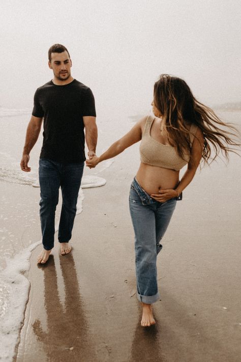 Maternity Beach Photoshoot, Pregnancy Photoshoot Beach, Maternity Shoot Beach, Atlantic Beach Florida, Beach Maternity Pictures, Maternity Picture Outfits, Maternity Photography Beach, Fall Maternity Photos, Maternity Beach